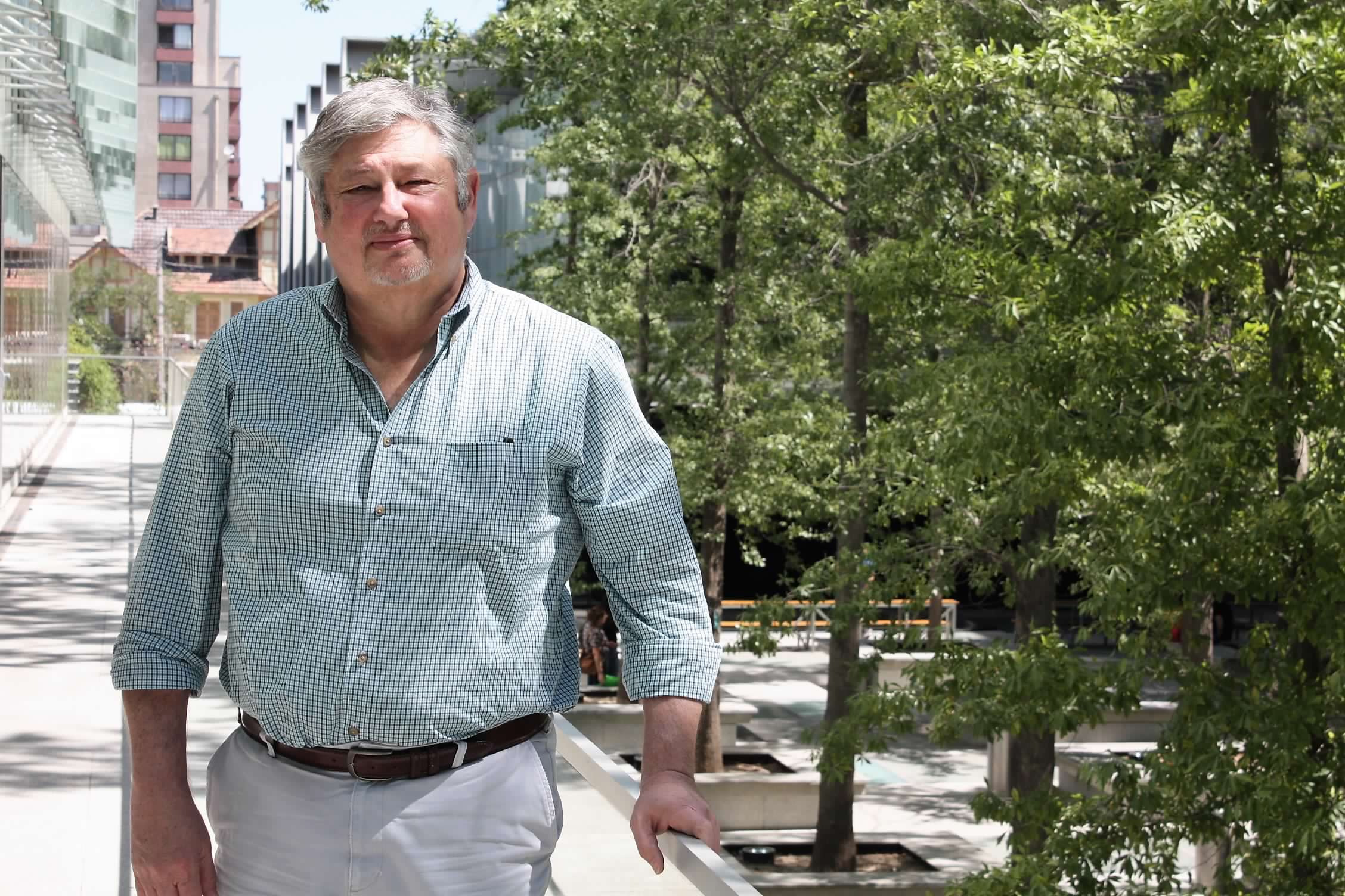 Paul Gertler, académico U. Berkeley: Mejorando vidas a través de datos