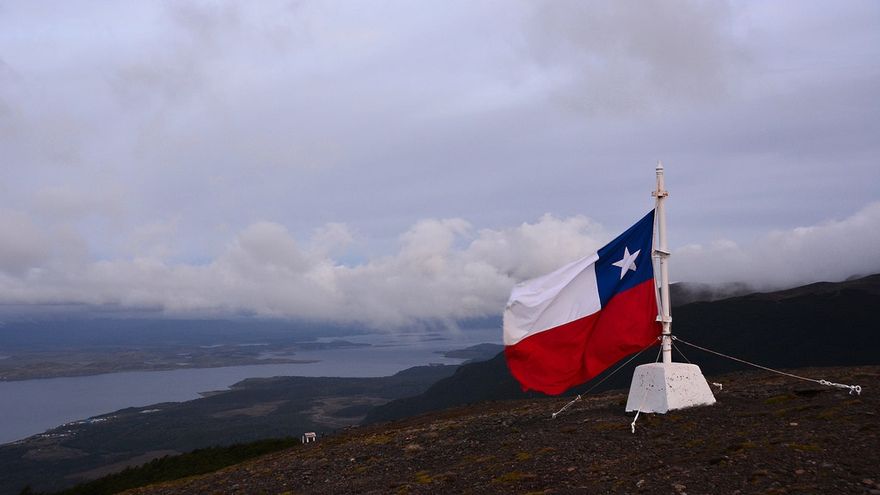 Chile vota para cambiar su Constitución: tres claves de una inédita elección