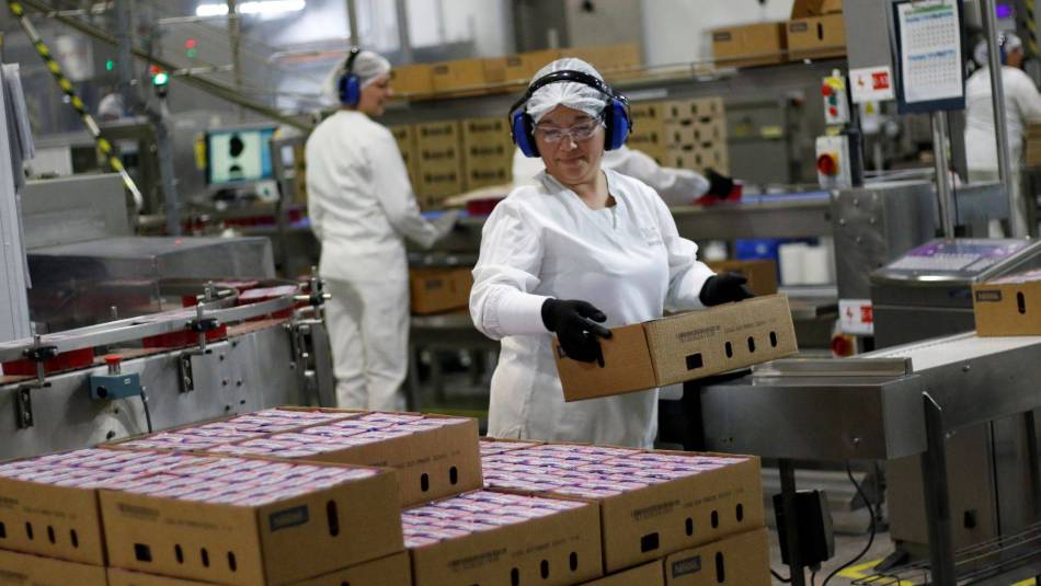 Pasar de trabajar 45 horas semanales a 36 o 34: los costos del proyecto opositor