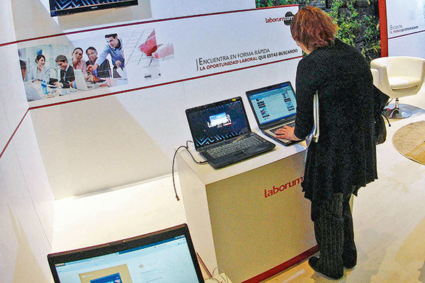 Postulaciones online siguen al debe pese a alzas en salarios y menos requisitos de experiencia